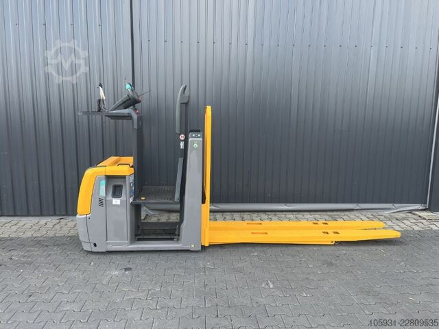 저상형 오더 피커 Jungheinrich ECE320