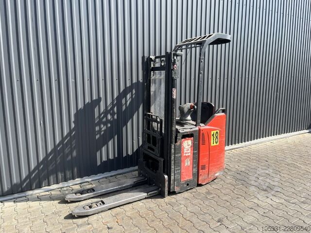 스탠드온 스태커 Linde D14SP