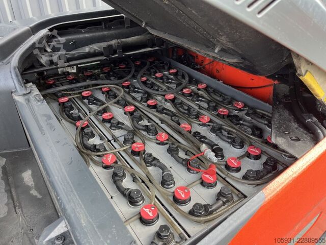 전동 4륜 지게차 Linde E25H-01