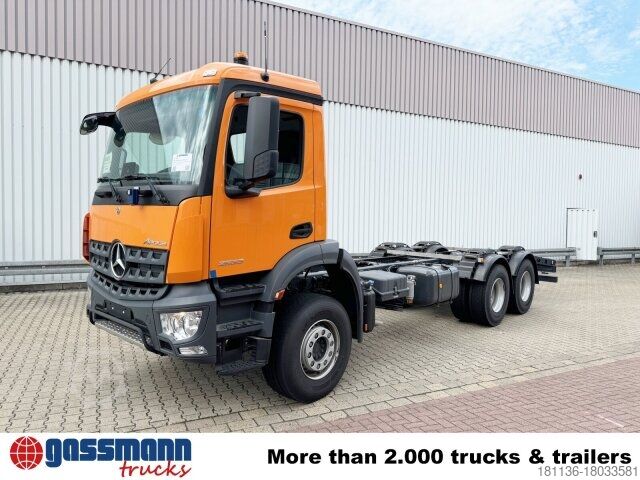 Camião porta-contentores de gancho Mercedes-Benz Arocs 2633 6x4, 2x Nebenantrieb