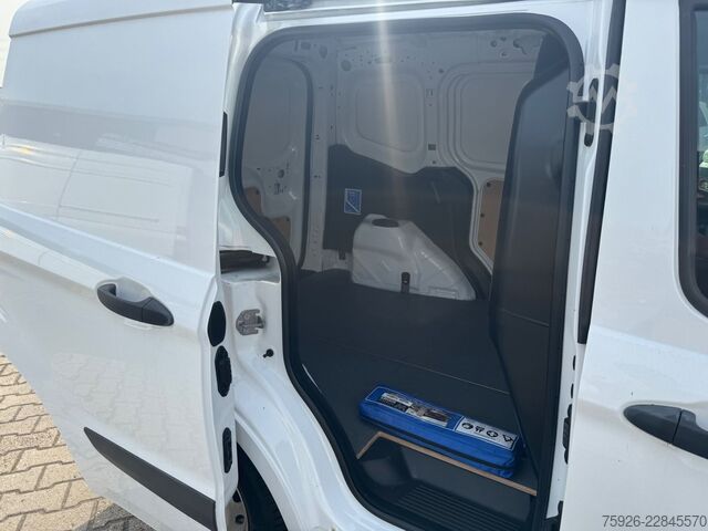 Pallbíll FORD Transit Courier Trend