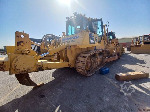 Niveleuse Komatsu D155A-6R (4 Pcs available in Abu Dhabi)