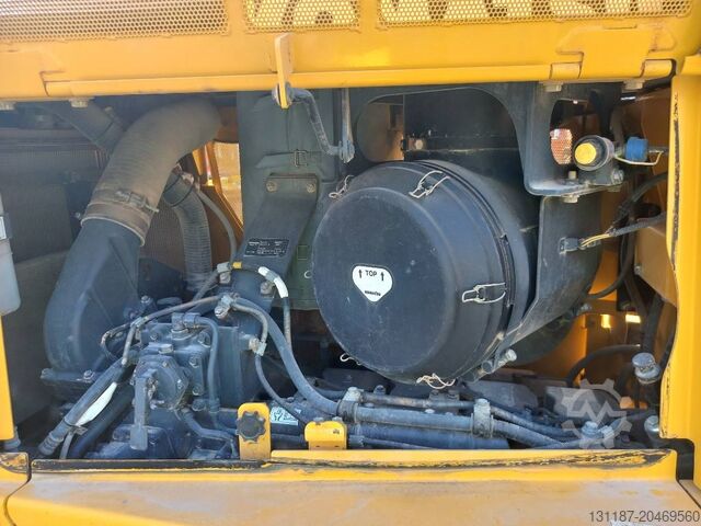 ืืืื ืช ืคืืืืก Komatsu D155A-6R (4 Pcs available in Abu Dhabi)