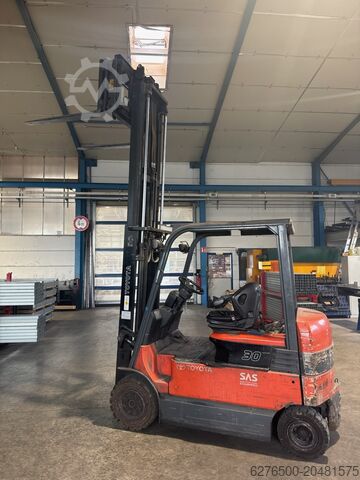 Gabelstapler Toyota 7FBMF30