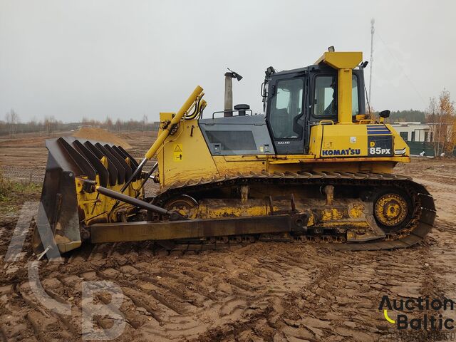 آلة التسوية Komatsu D85PX-15