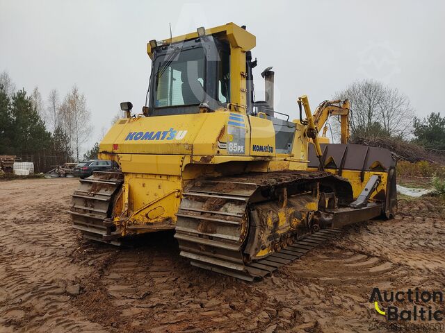 آلة التسوية Komatsu D85PX-15