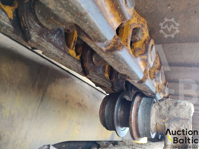 آلة التسوية Komatsu D85PX-15