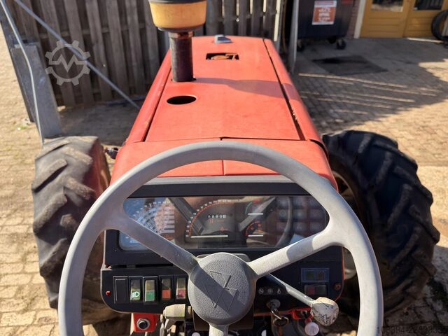 Traktor Massey Ferguson 390 4WD Tractor