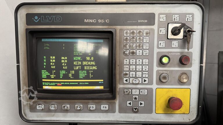 Särmäyspuristin LVD PPI 320/61 MNC 95 c