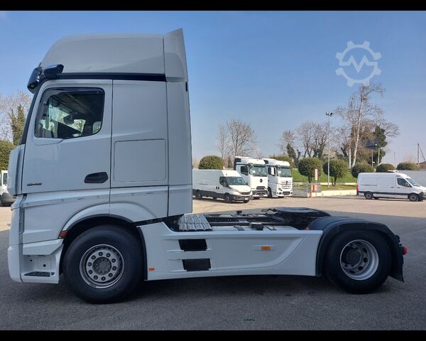 मानक ट्रैक्टर यूनिट MERCEDES-BENZ Actros L 18 4x2 - Actros L 1848 LS 4x2