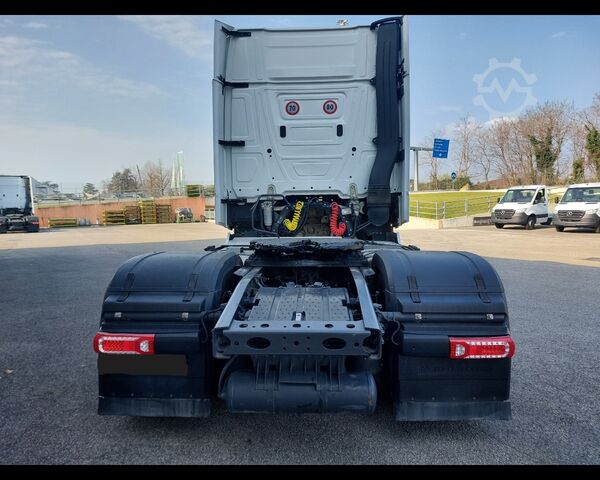 मानक ट्रैक्टर यूनिट MERCEDES-BENZ Actros L 18 4x2 - Actros L 1848 LS 4x2