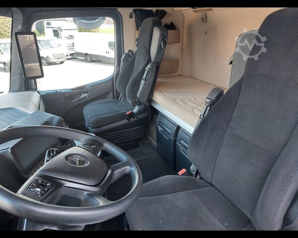 मानक ट्रैक्टर यूनिट MERCEDES-BENZ Actros L 18 4x2 - Actros L 1848 LS 4x2