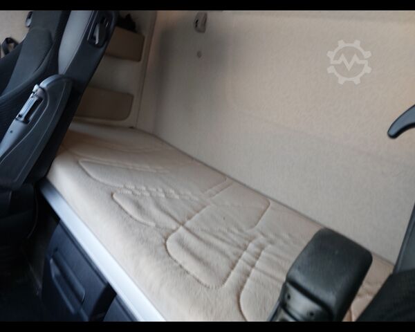 मानक ट्रैक्टर यूनिट MERCEDES-BENZ Actros L 18 4x2 - Actros L 1848 LS 4x2