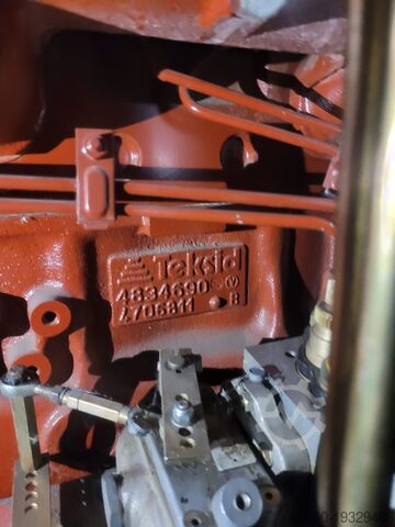 Núdzový generátor 200 kVA s 500 l nádržou  