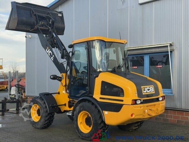 Ładowarka kołowa JCB 407 T4 4x4 Radlader Schutzkabine Schaufel +Gabel