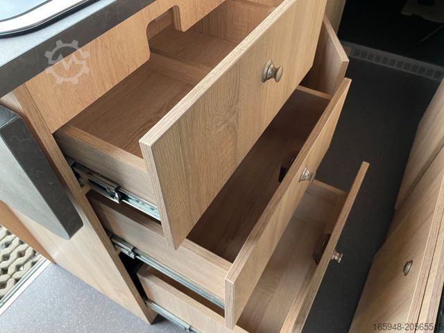 Campervan CLEVER Celebration | Aufstelldach | Markise, AHK + TV