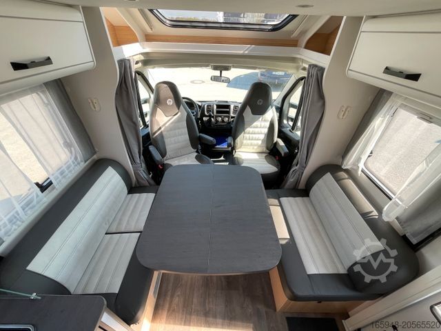 Semi-integrated camper SUNLIGHT T 69 LC *Queensbett ** 9 Gang Automatik**