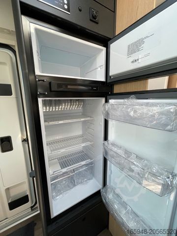 Semi-integrated camper SUNLIGHT T 69 LC *Queensbett ** 9 Gang Automatik**