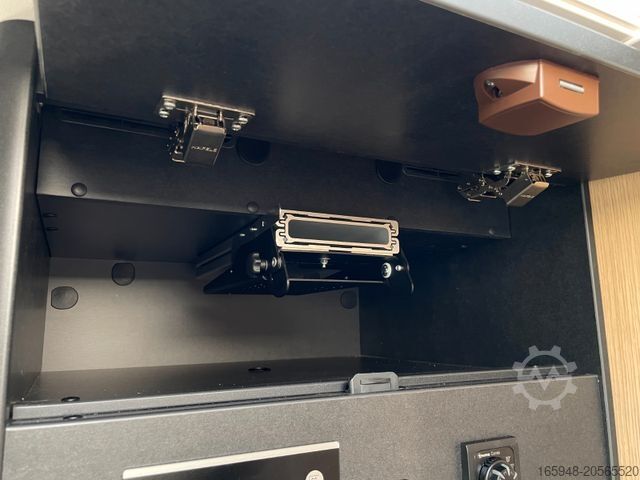 Semi-integrated camper SUNLIGHT T 69 LC *Queensbett ** 9 Gang Automatik**