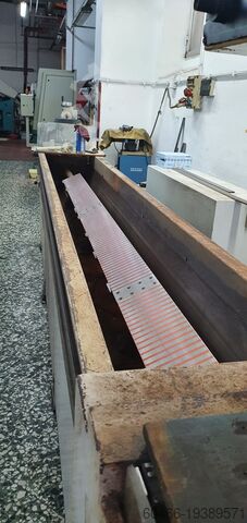 آلة شحذ السكاكين 3.1 متر MVM K250