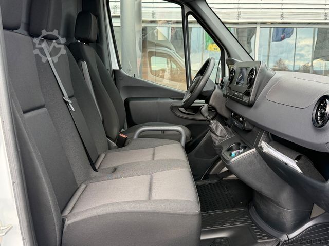 Box van MERCEDES-BENZ Sprinter 317 CDI Koffer LBW Klima Kamera MBUX