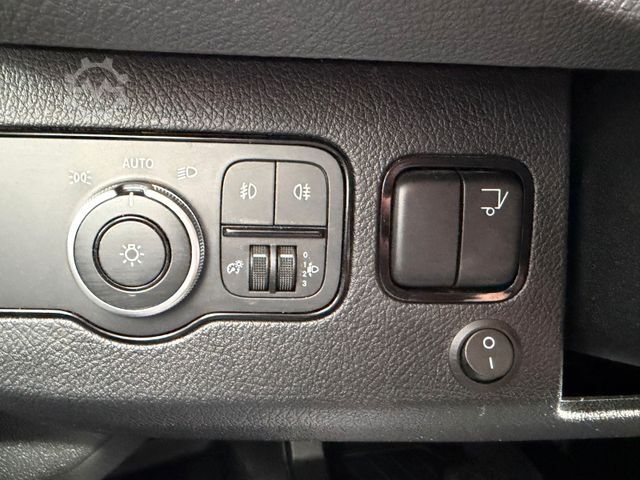 Box van MERCEDES-BENZ Sprinter 317 CDI Koffer LBW Klima Kamera MBUX