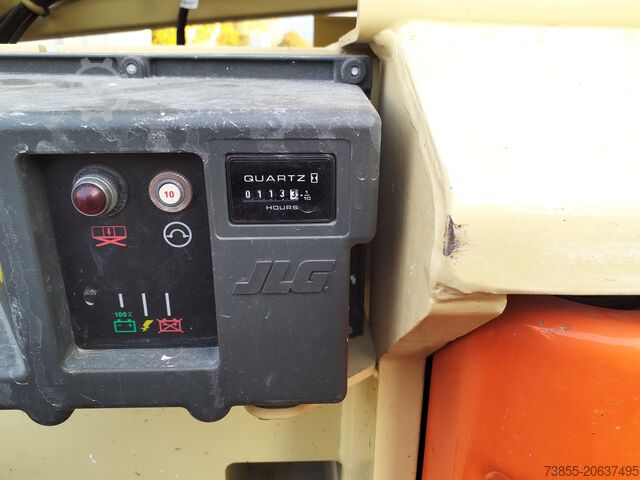 Škarjasta dvižna miza JLG 3246ES (9,68m)