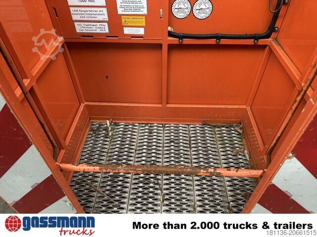 Dodávka s hydraulickým ramenom na podvozku nákladného auta Atlas HAK 200 Arbeitskorb