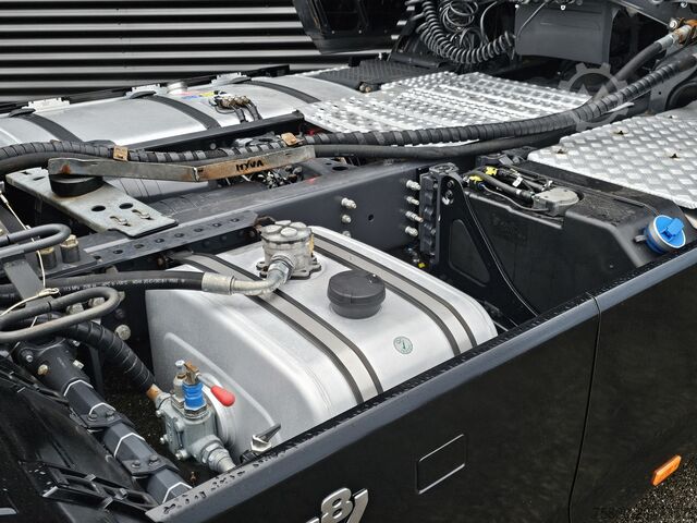 Estándar-SZM Scania R580 V8 4X2 / HYDRAULIC / RETARDER / FULL AIR