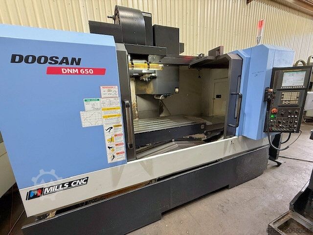 Máy gia công trung tâm dạng đứng DOOSAN DNM 650