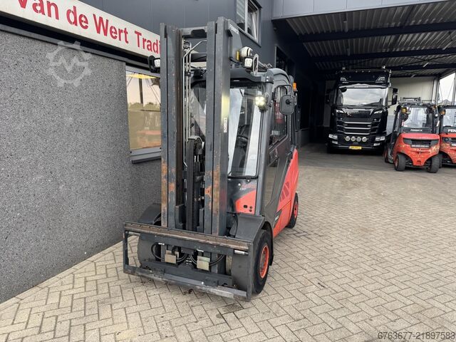 Linde H35D-02 Triplo 535 свободный подъём / боковое смещение / 4-я функция / VW дизель 2016 LINDE H35D-02 Triplo 535 Freelift / Sideshift / 4e Functie VW Diesel 2016