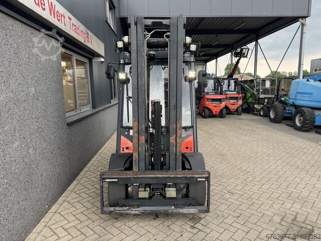 Linde H35D-02 Triplo 535 свободный подъём / боковое смещение / 4-я функция / VW дизель 2016 LINDE H35D-02 Triplo 535 Freelift / Sideshift / 4e Functie VW Diesel 2016