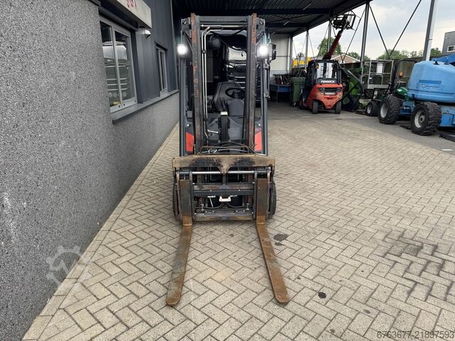 Linde H20T-01 Duplo 315 Freelift / Sideshift / Pengatur Garpu LPG 2015 LINDE H20T-01 Duplo 315 Freelift / Sideshift / Vorkversteller LPG 2015
