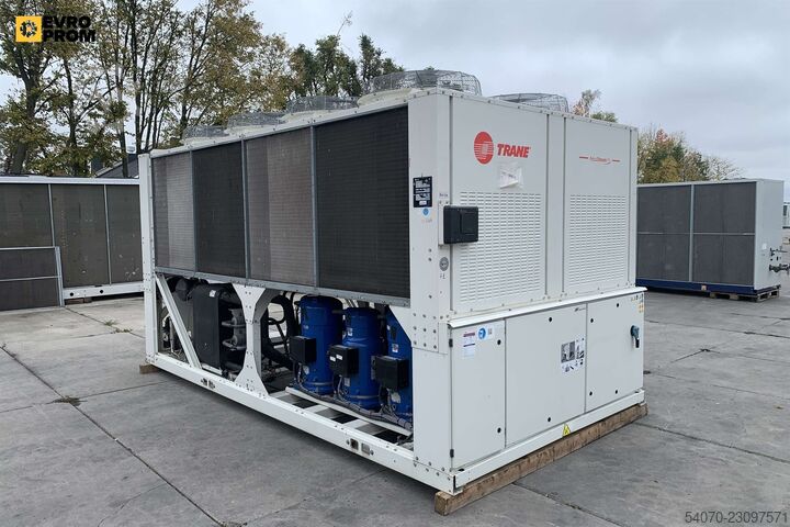 เครื่องทำน้ำเย็น (ชิลเลอร์) Used Industrial Chiller TRANE - 380.9 kW | With warranty
