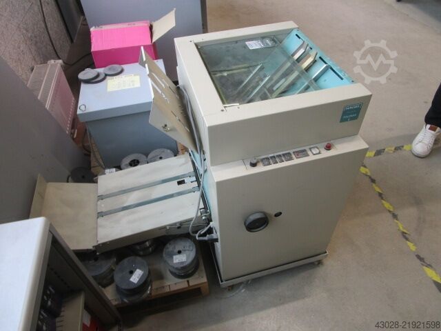 Mesin lipat dan staples NAGEL FOLDNAK 8