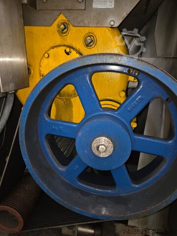 Con sói của người bán thịt Wolfking C 400 - UNI