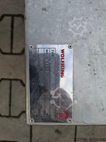 Con sói của người bán thịt Wolfking C 400 - UNI