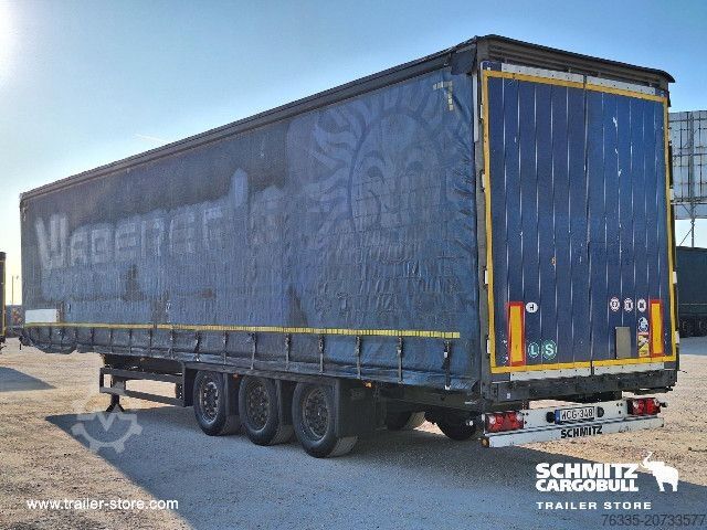 带篷布的开放式半挂车 Schmitz Cargobull Curtainsider Mega
