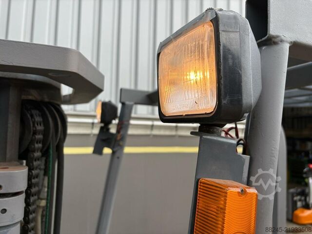 VS-22881 Carretilla elevadora eléctrica de mástil triple Niehiyu NIEHIYU FBT15PN