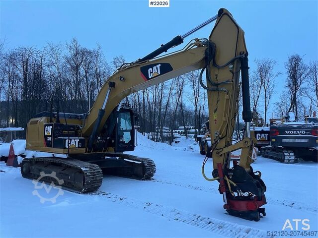 Bager za puzanje CAT 324E excavator with/ GPS and grading bucket. WATCH