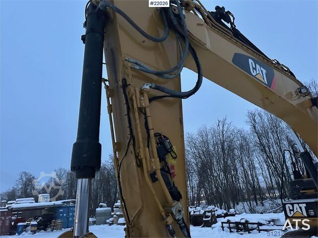 Excavadora sobre orugas CAT 324E excavator with/ GPS and grading bucket. WATCH