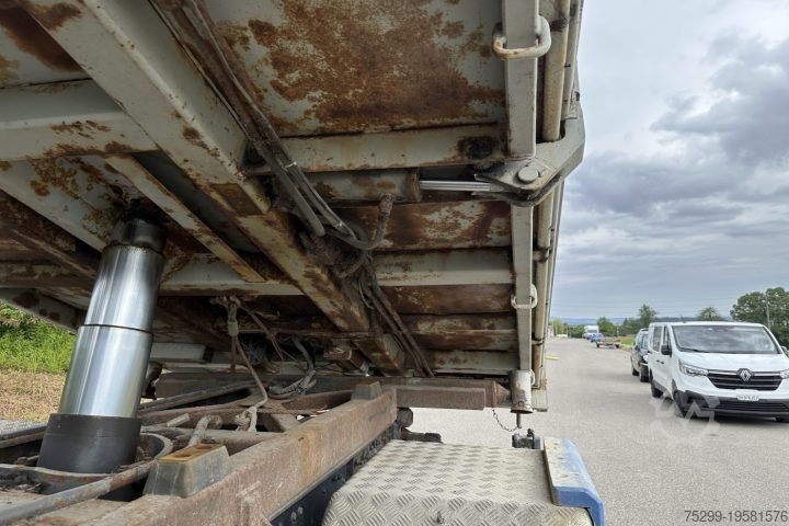 Camion-benne tricar Mercedes-Benz 1844 V8 4x4 Kipper / Swiss-Vehicle