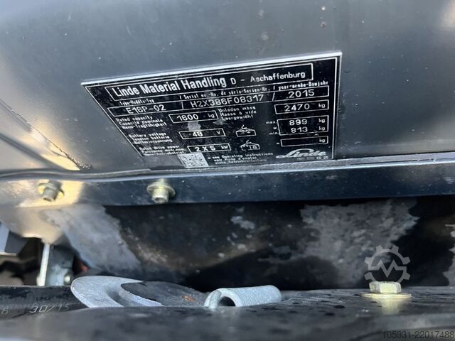 Ashensor elektrik me 4 rrota Linde E16P-01