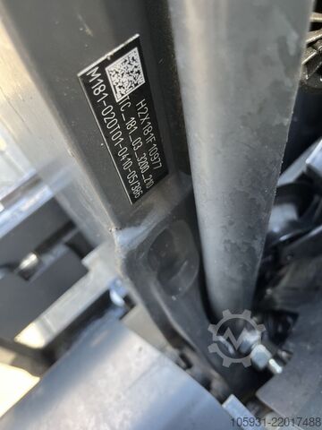 Ashensor elektrik me 4 rrota Linde E16P-01
