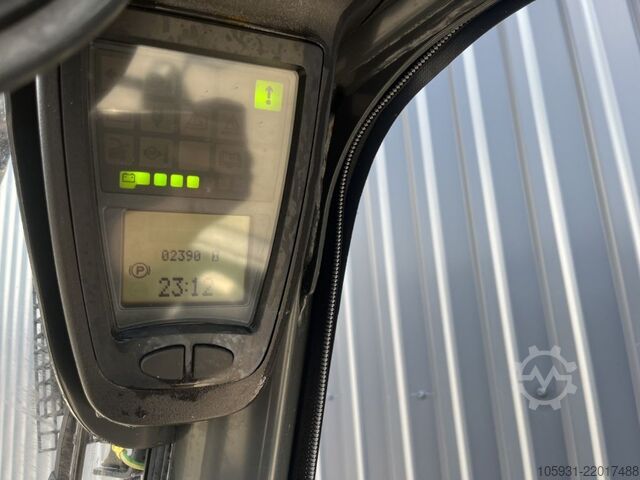 Ashensor elektrik me 4 rrota Linde E16P-01