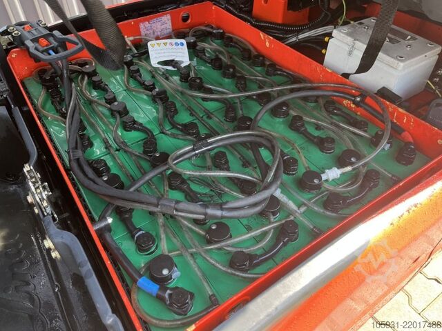Ashensor elektrik me 4 rrota Linde E16P-01