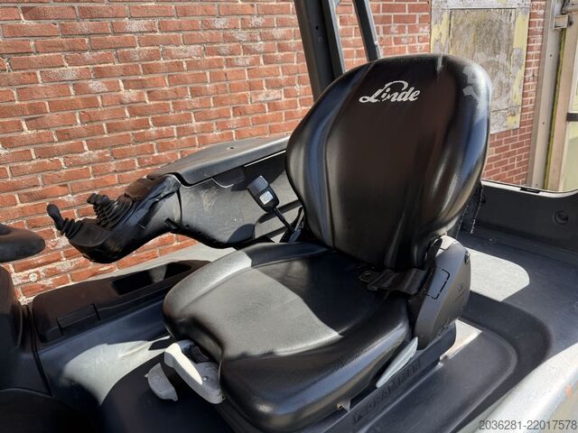 Carrello elevatore elettrico a 4 ruote Linde E25HL-01/600