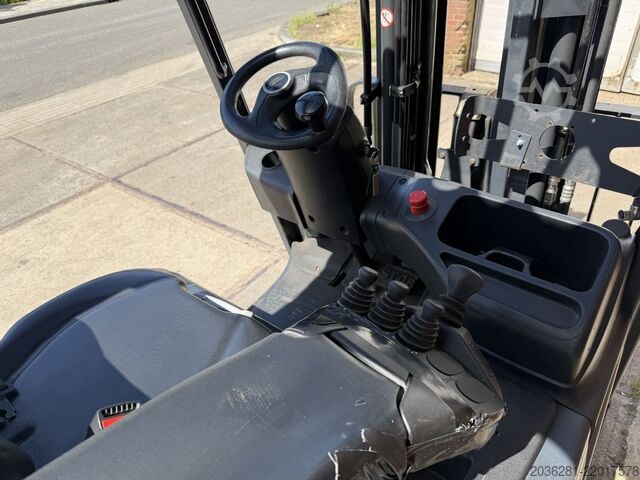 Carrello elevatore elettrico a 4 ruote Linde E25HL-01/600