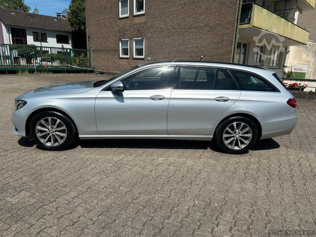 マイクロバス MERCEDES-BENZ E 220d T Automatik 143kw * LED * Navi * Kamera
