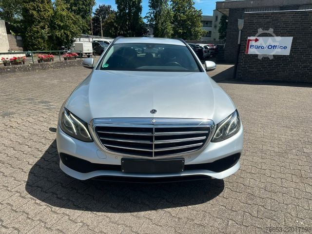 マイクロバス MERCEDES-BENZ E 220d T Automatik 143kw * LED * Navi * Kamera